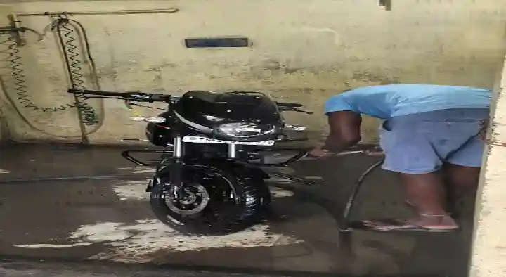 Kavy Bike Wash in Madipakkam, Chennai