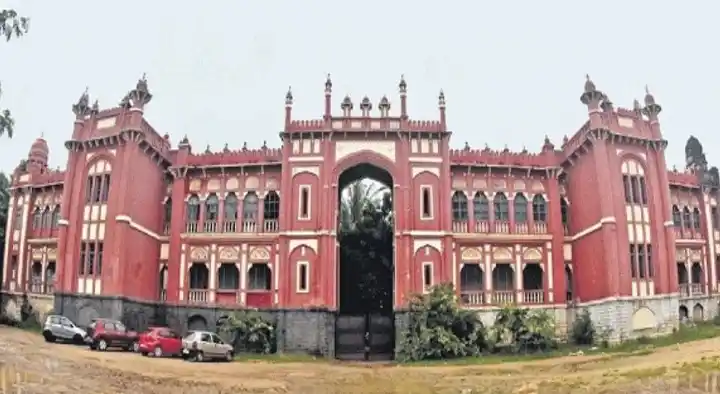 Katuri Degree College in Amaravathi Road, Guntur