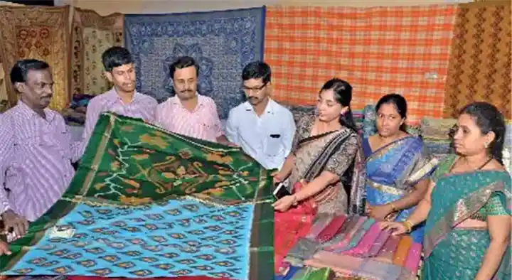 Kairali Handloom in Yogasala Road, Kannur