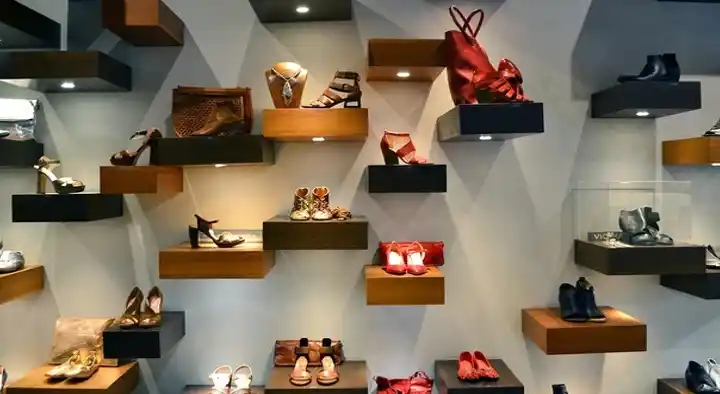 Shoe Shops in Rajahmundry (Rajamahendravaram) : Santhi Foot Wear in Innespeta