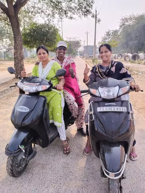 sri sharada scooty driving school mills colony in warangal - Photo No.10