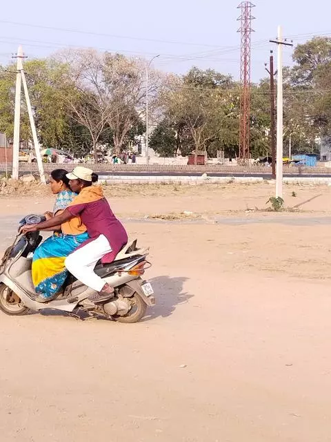 sri sharada scooty driving school mills colony in warangal - Photo No.9