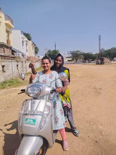 sri sharada scooty driving school mills colony in warangal - Photo No.20