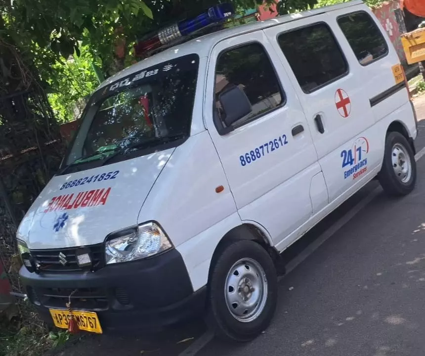 dharma teja ambulance service ayodhya nagar in kakinada - Photo No.1