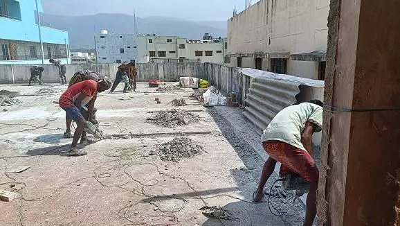 lakshmi venkateswara building demolation works ji car veedhi in tirupati - Photo No.7