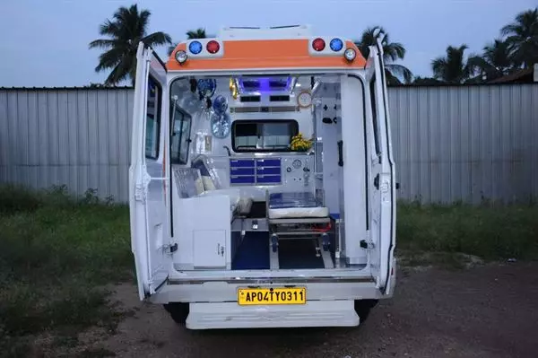 amma ambulance services bus stand in vijayawada - Photo No.11