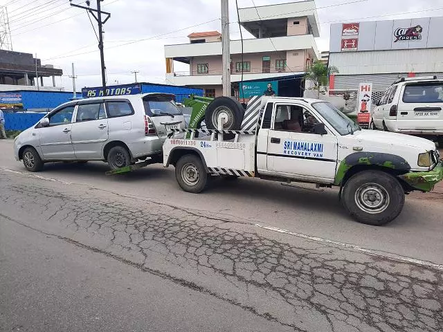 sri mahalaxmi recovery van vidyanagar,mulugu x road, warangal - Photo No.1