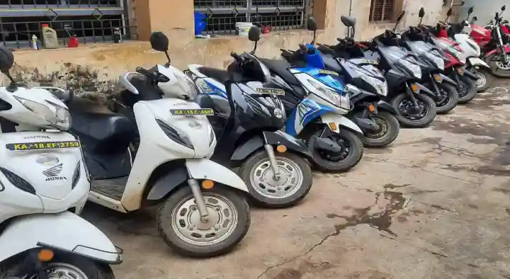 Gayathri Bike Point in Amaravathi Road