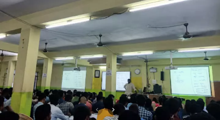 Everest Coaching Centre in Ibrahimpatnam
