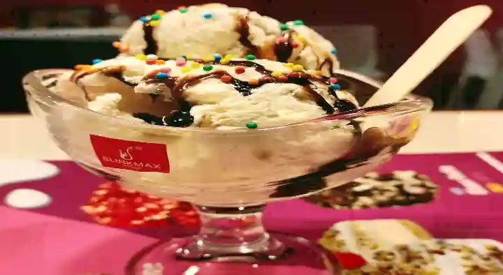 Eat Sreet Ice Cream Parlour in Ashok Nagar