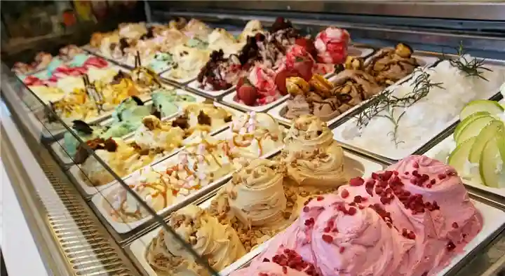 Shreya Ice Cream Parlour in Ravindra Nagar